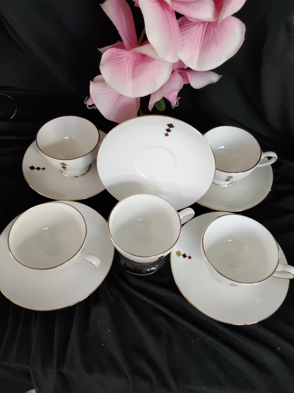 5 Shinekupur Elegant White Porcelain Tea Cup & Saucer Set